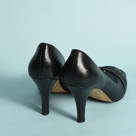 Antonio Melani Heels, Black, Size 7.5, 3.5 heel - Picture 5 of 9